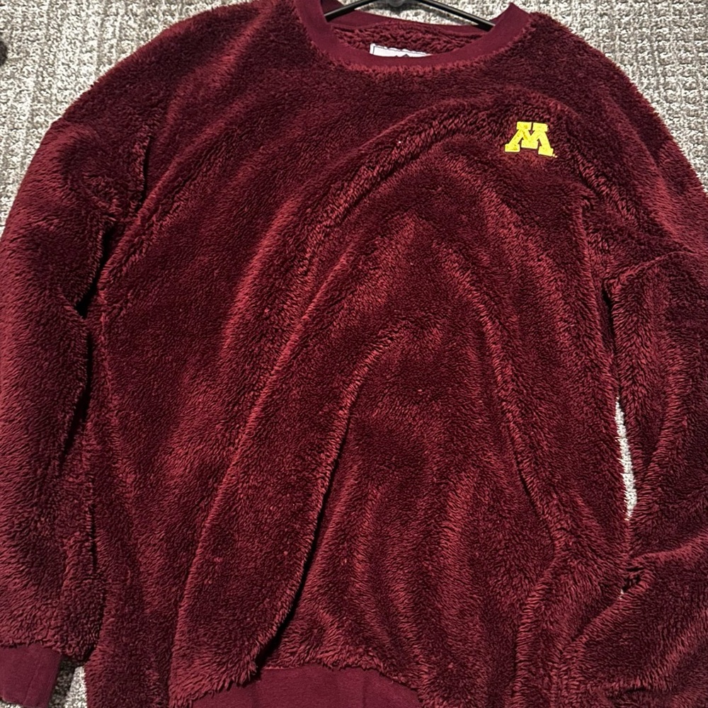 Fuzzy University of Minnesota Sweatshirt - Large